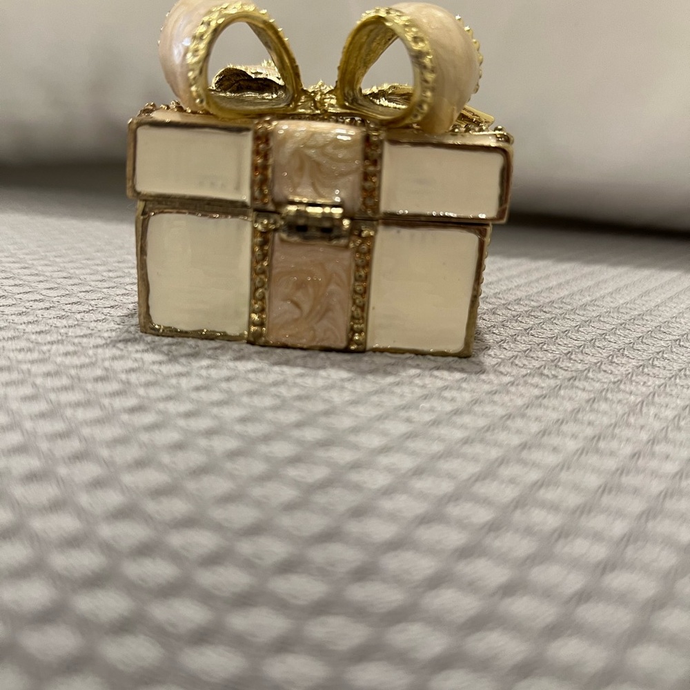 Cream and Gold Enamel Present Trinket Box